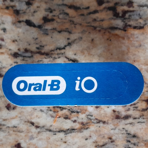 NWOT- Oral B i0 Brush head - Picture 3 of 4